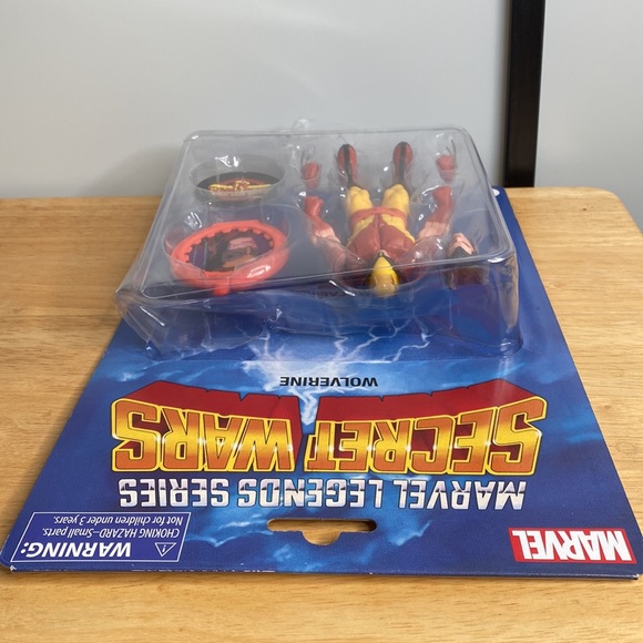 Marvel Legends Series Secret Wars Wolverine Super Hero Action Figure with Shield - Picture 16 of 17